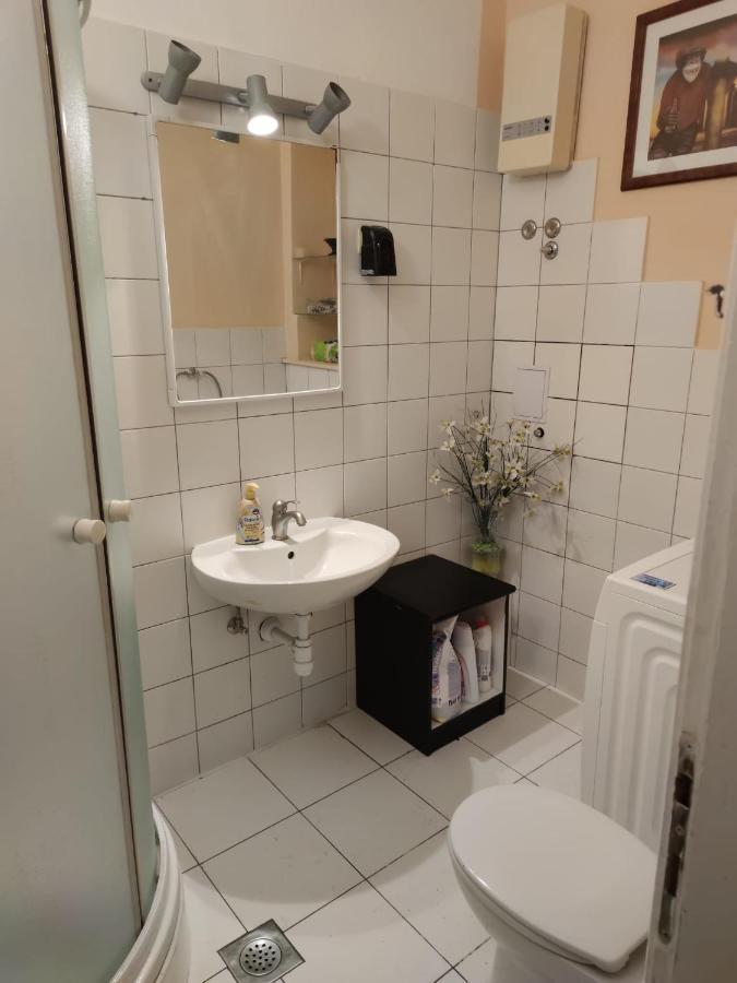 Private Accommodation Raspudic Split Exterior photo