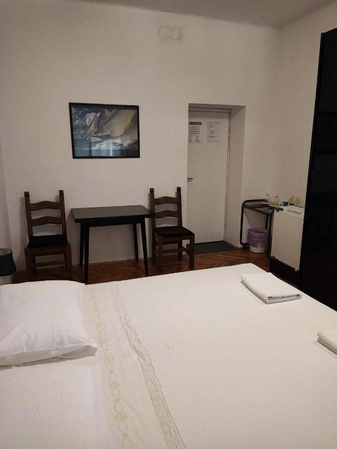 Private Accommodation Raspudic Split Exterior photo